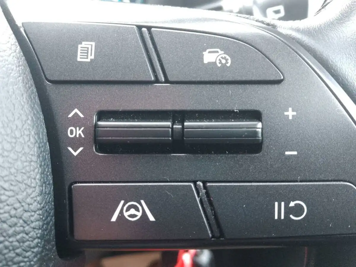 2021-hyundai-i20-10-t-gdi-se-connect-eclutch-imt-big-31