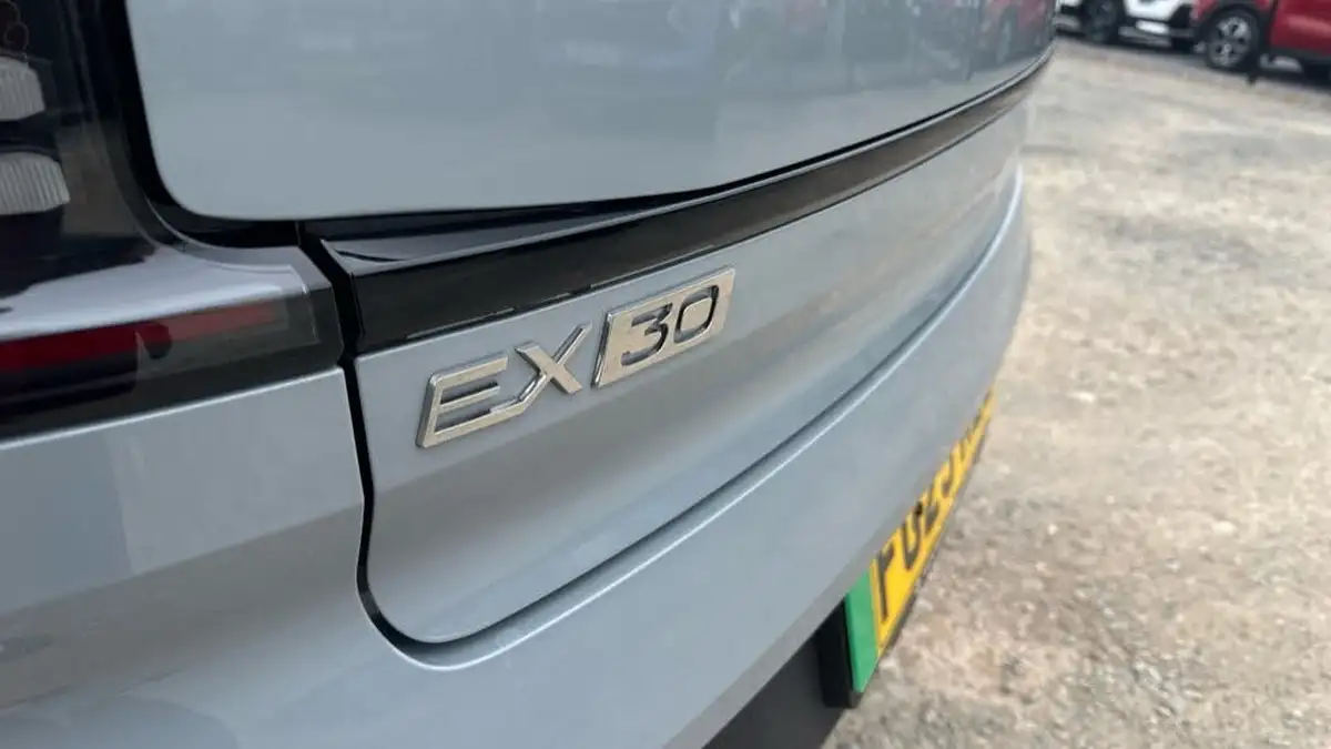 2025-volvo-ex30-e-single-motor-ultra-big-31
