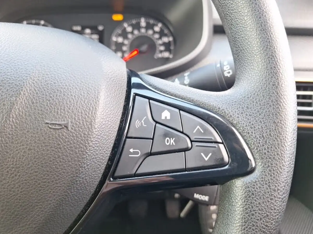 2021-dacia-sandero-stepway-10-tce-essential-90bhp-big-18