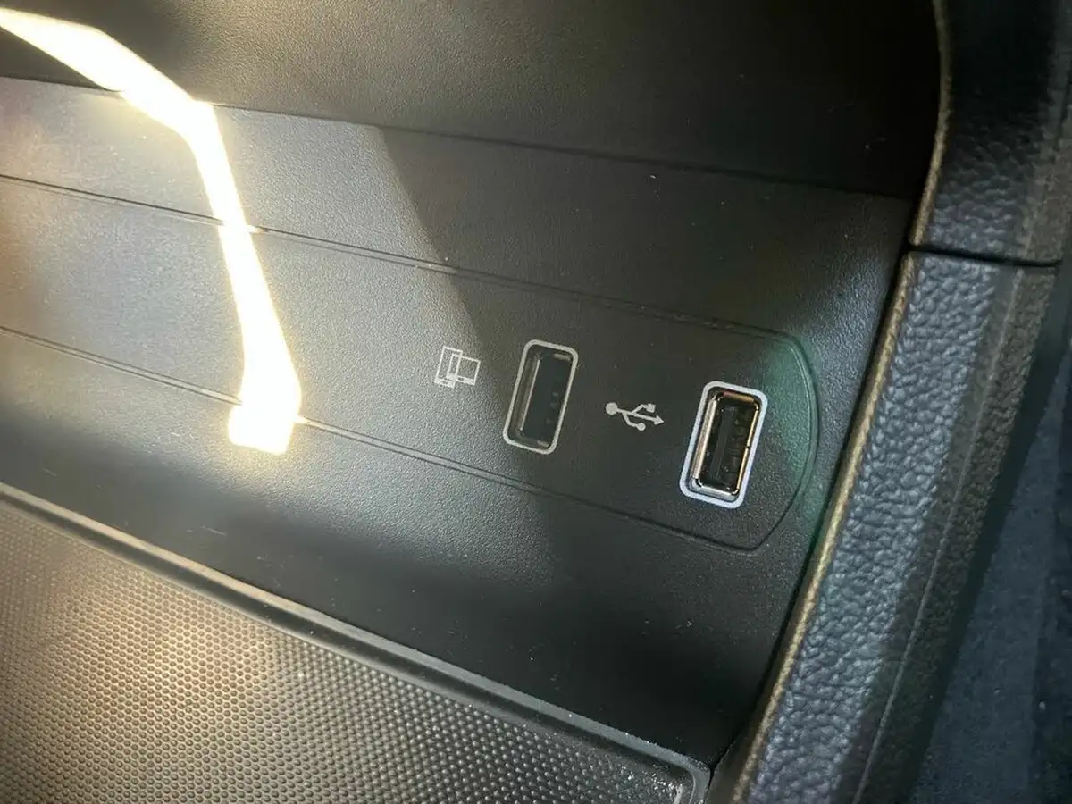 2021-mg-zs-suv-e-exclusive-ev-big-41