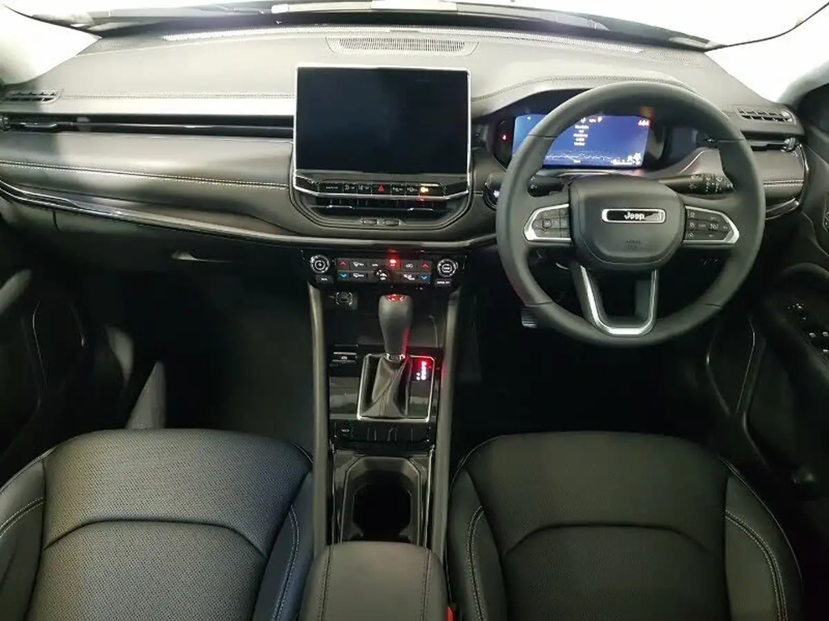 2025-jeep-compass-15-altitude-big-2