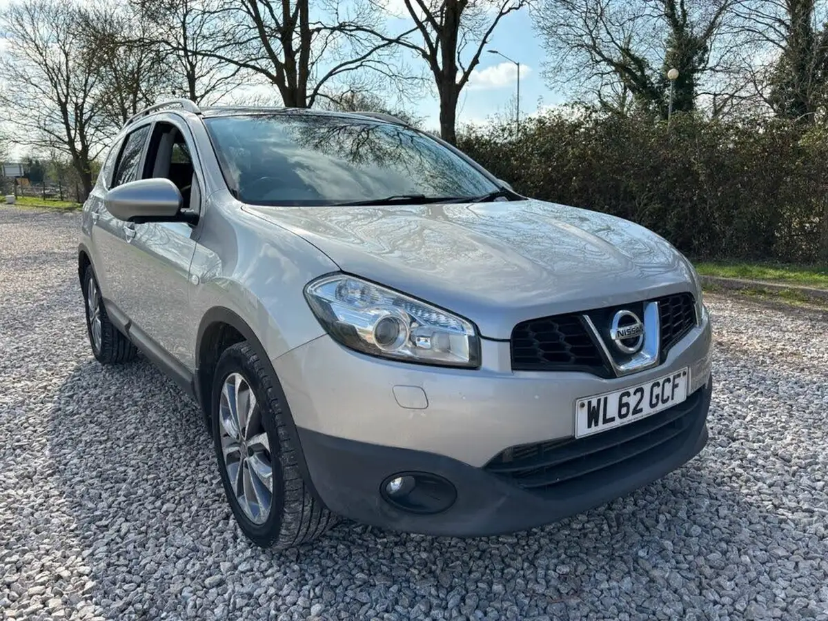 2013-nissan-qashqai2-20td-tekna-big-0