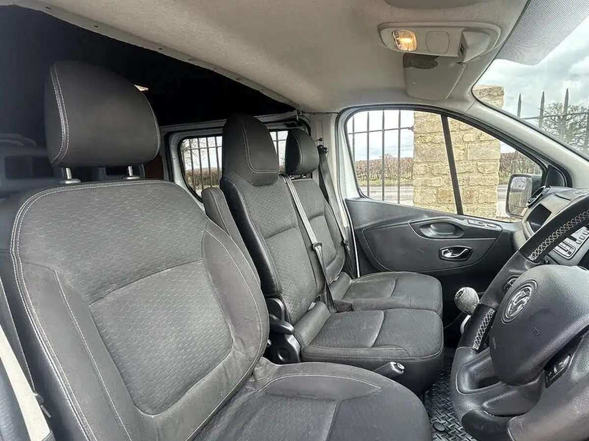 2018-vauxhall-vivaro-16cdti-sportive-2900-l2h1-120pseu6-panel-big-10