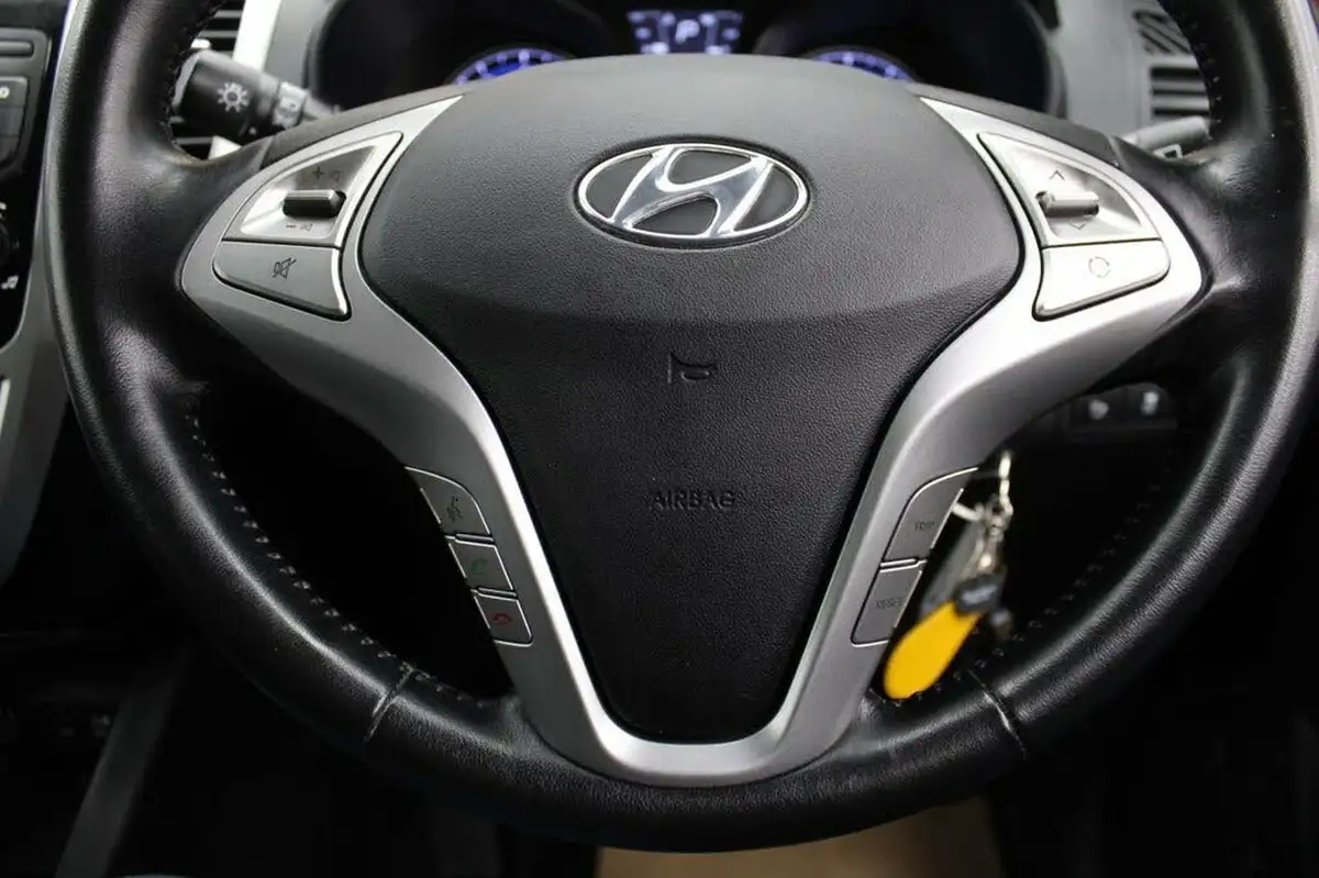 2016-hyundai-ix20-16-se-big-26