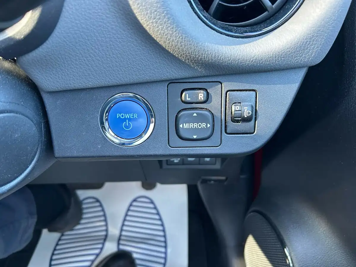 2018-toyota-yaris-15-vvt-i-icon-tech-hybrid-big-20