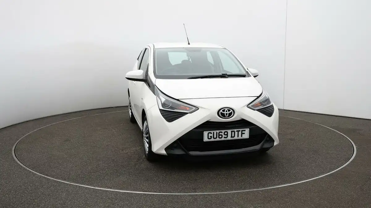 2019-toyota-aygo-10-vvt-i-x-play-big-32