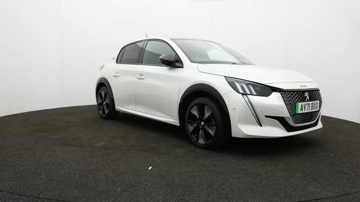2021-peugeot-208-e-gt-premium-big-41