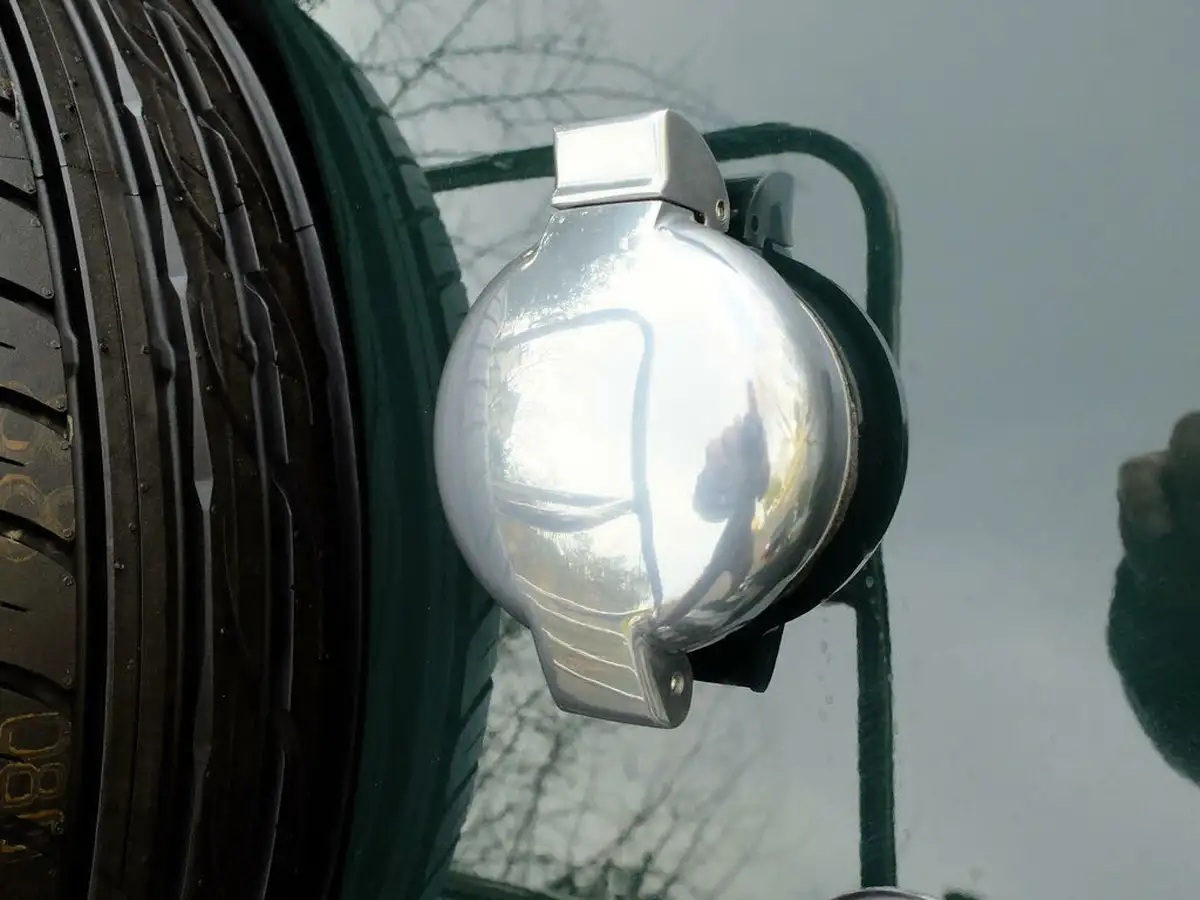 2013-morgan-plus-4-20-big-27