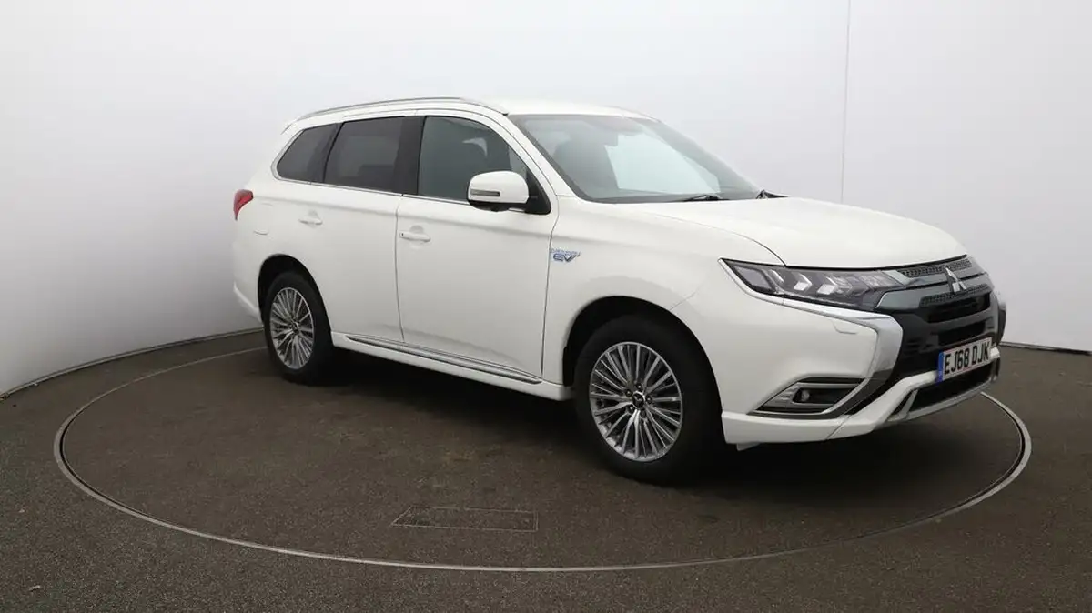 2018-mitsubishi-outlander-24-4h-phev-big-1