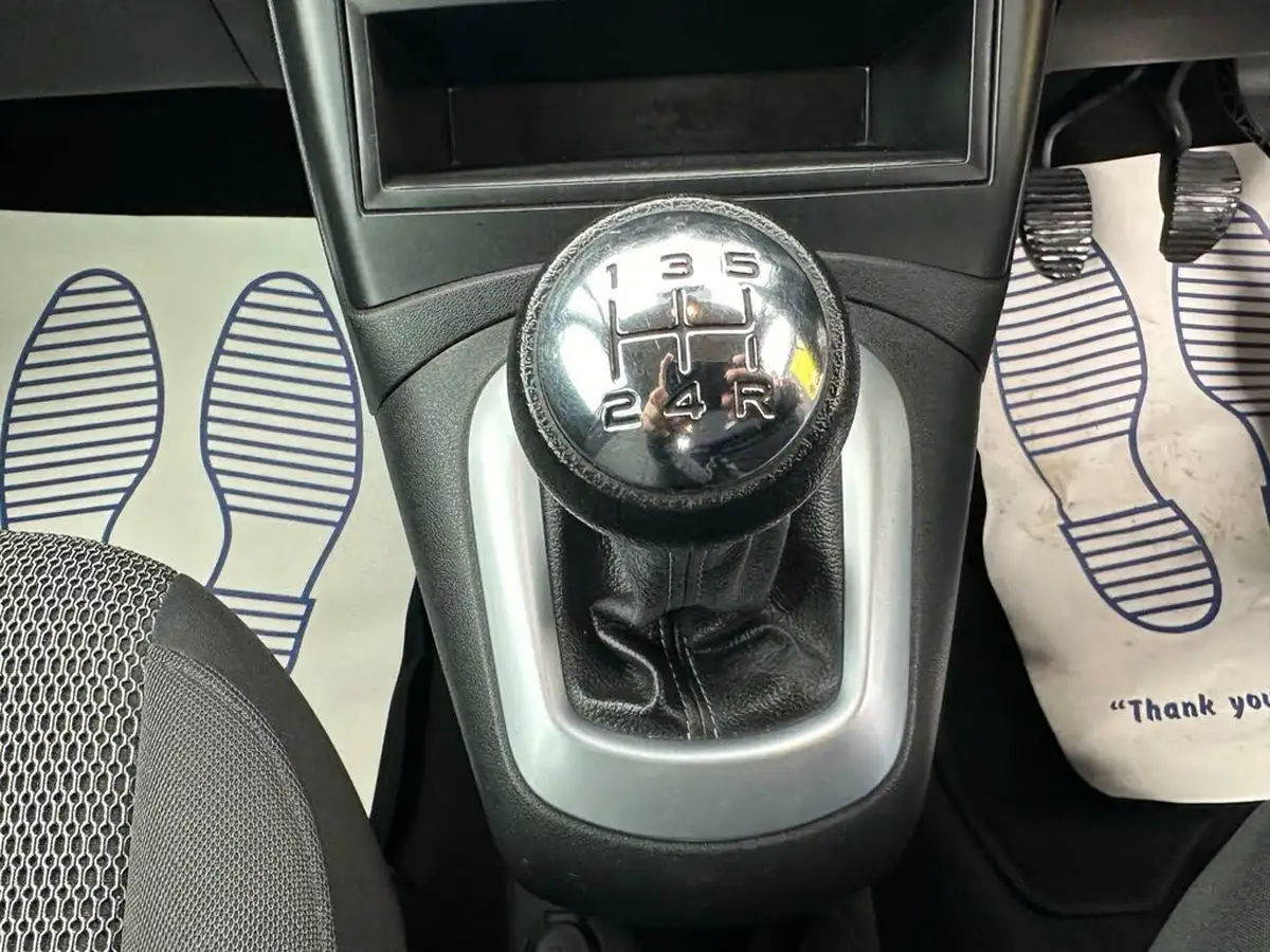 2014-citroen-c3-picasso-14-selection-big-34