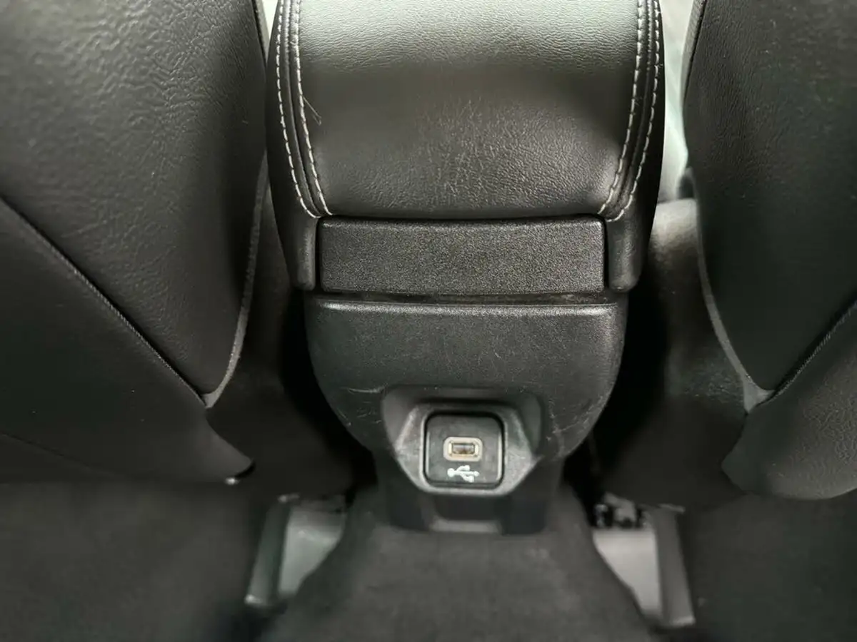 2018-jeep-renegade-10-gse-limited-big-25