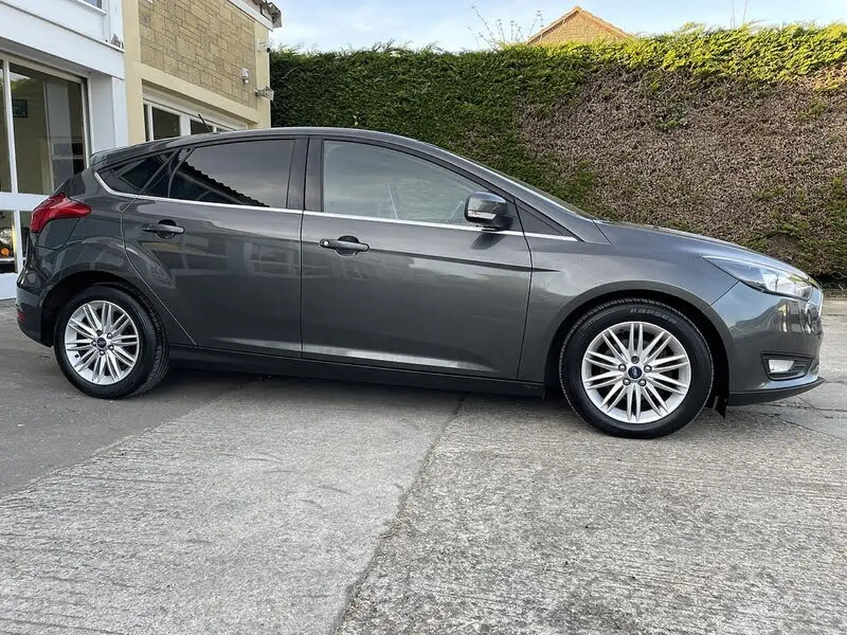 2018-ford-focus-10t-zetec-edition-125ps-hatchback-big-7