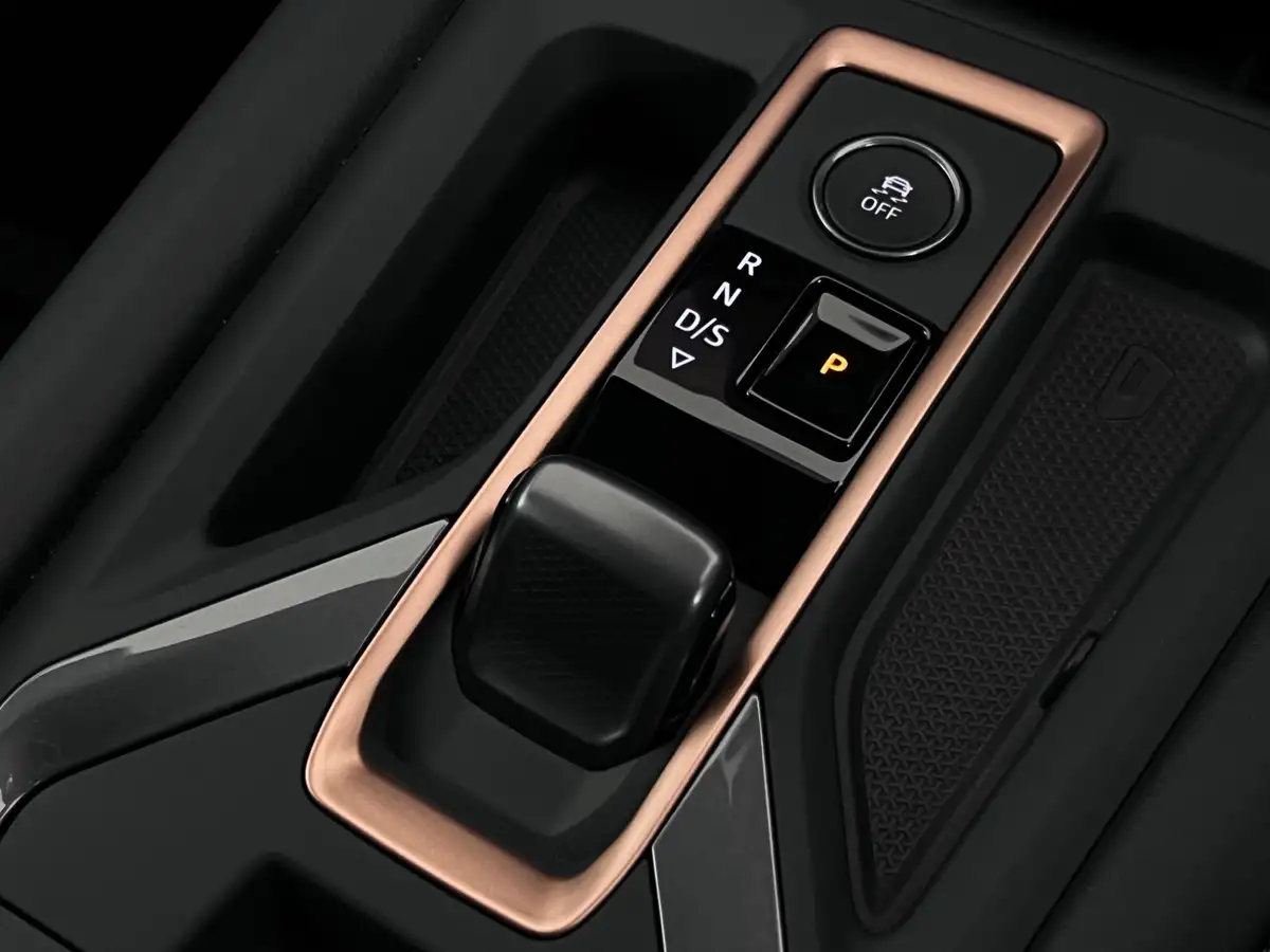 2024-cupra-formentor-15-e-hybrid-vz1-big-49