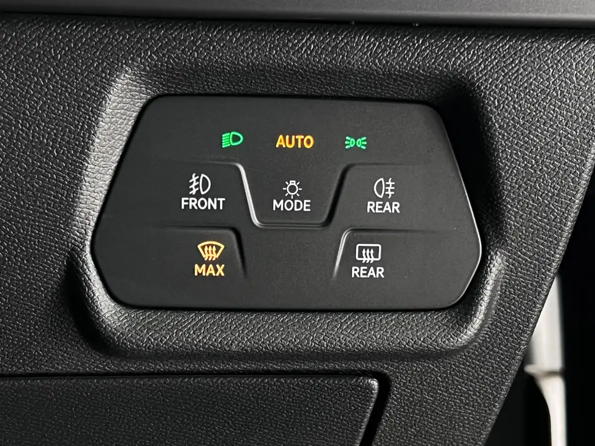 2024-cupra-formentor-15-e-hybrid-vz1-big-27