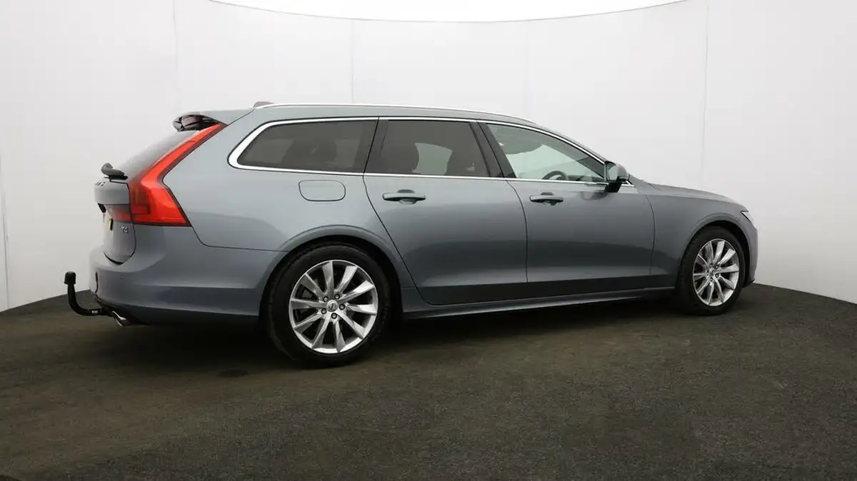 2019-volvo-v90-20-t4-momentum-big-38
