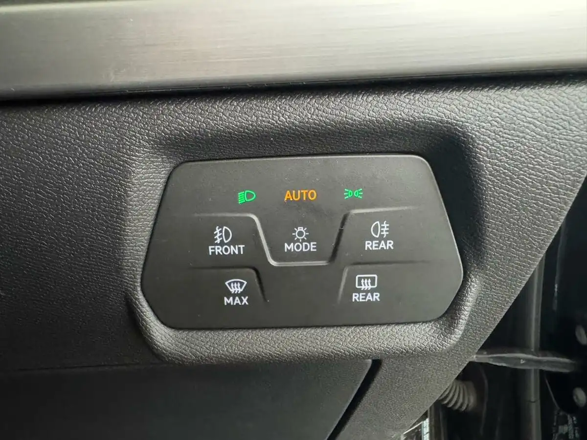 2021-seat-leon-14-e-hybrid-fr-hatchback-big-24