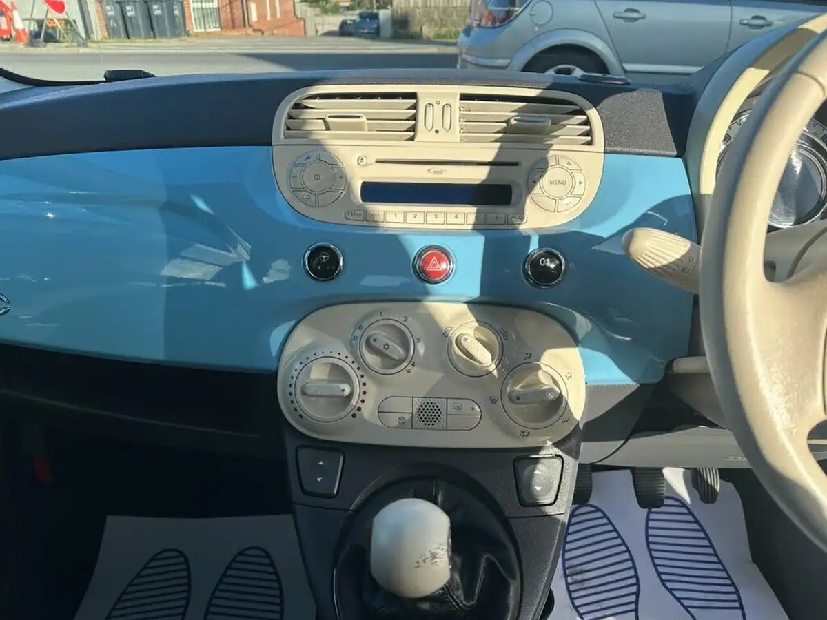 2011-fiat-500-12-lounge-big-9