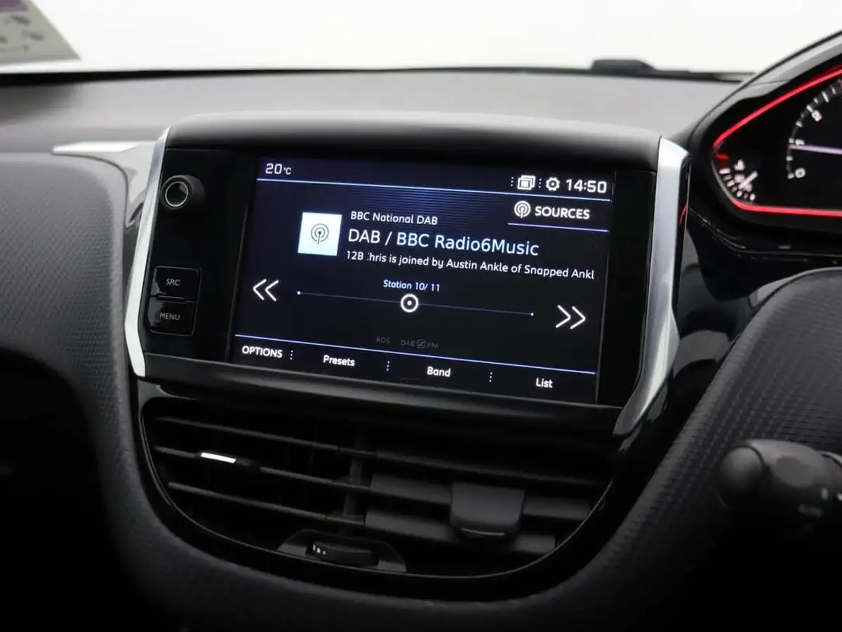 2017-peugeot-2008-suv-12-puretech-gt-line-130bhp-big-14