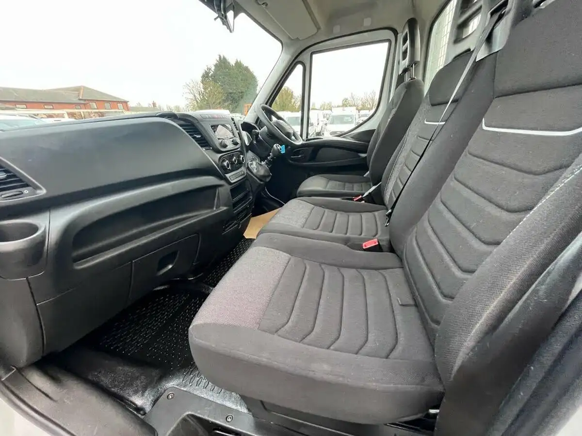 2022-iveco-daily-s-class-23td-35s14-3000-chassis-cab-big-7