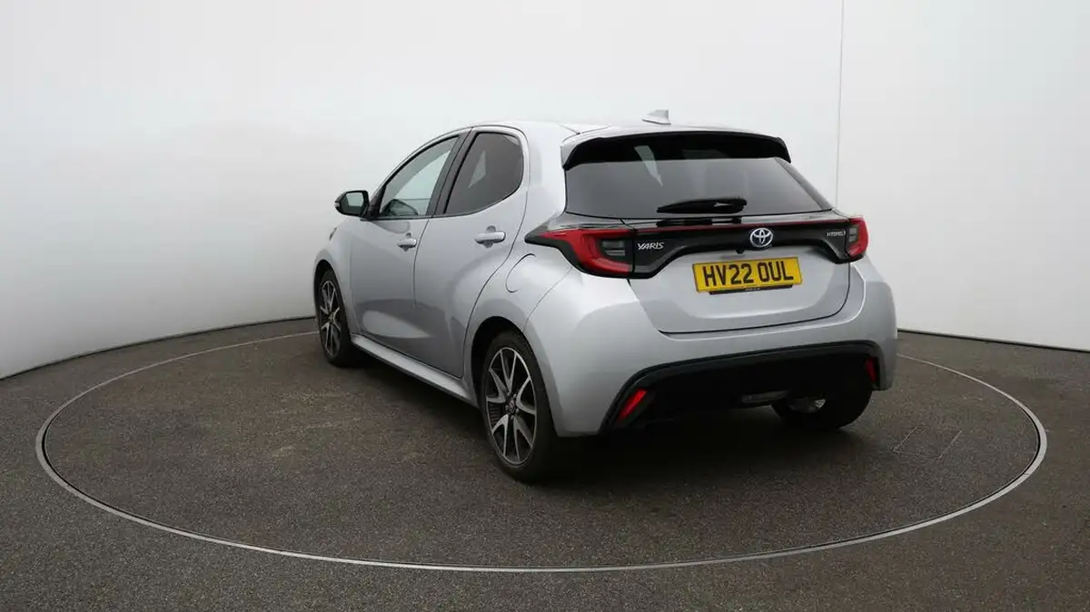 2022-toyota-yaris-15-vvt-i-dynamic-big-54