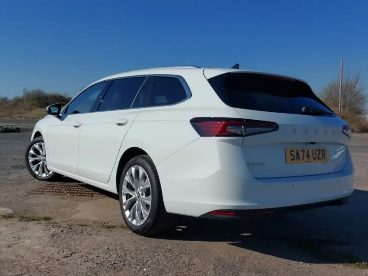 2024-skoda-superb-20tdi-se-l-150ps-scr-estate-dsg-big-1