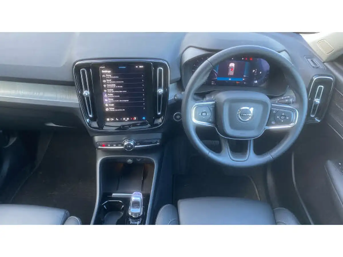 2024-volvo-xc40-20-b4-ultra-bright-big-19
