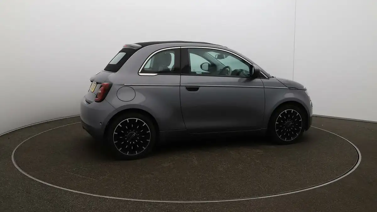 2021-fiat-500c-e-la-prima-big-45