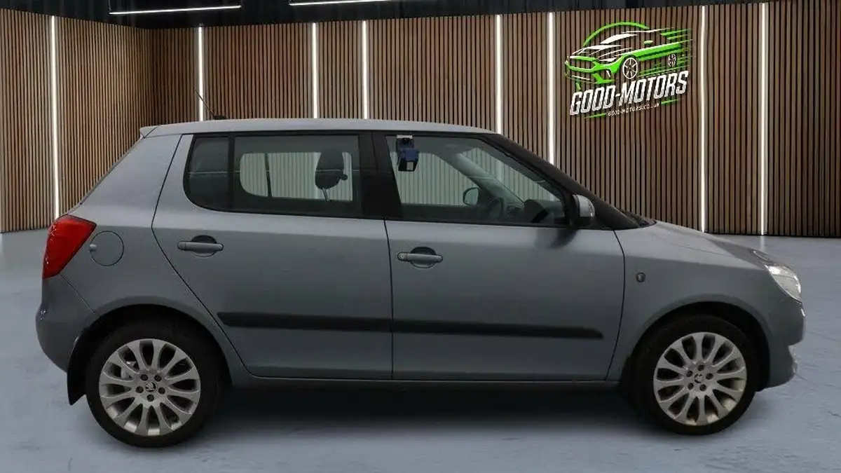 2013-skoda-fabia-12-elegance-105ps-hatchback-1197cc-dsg-big-3