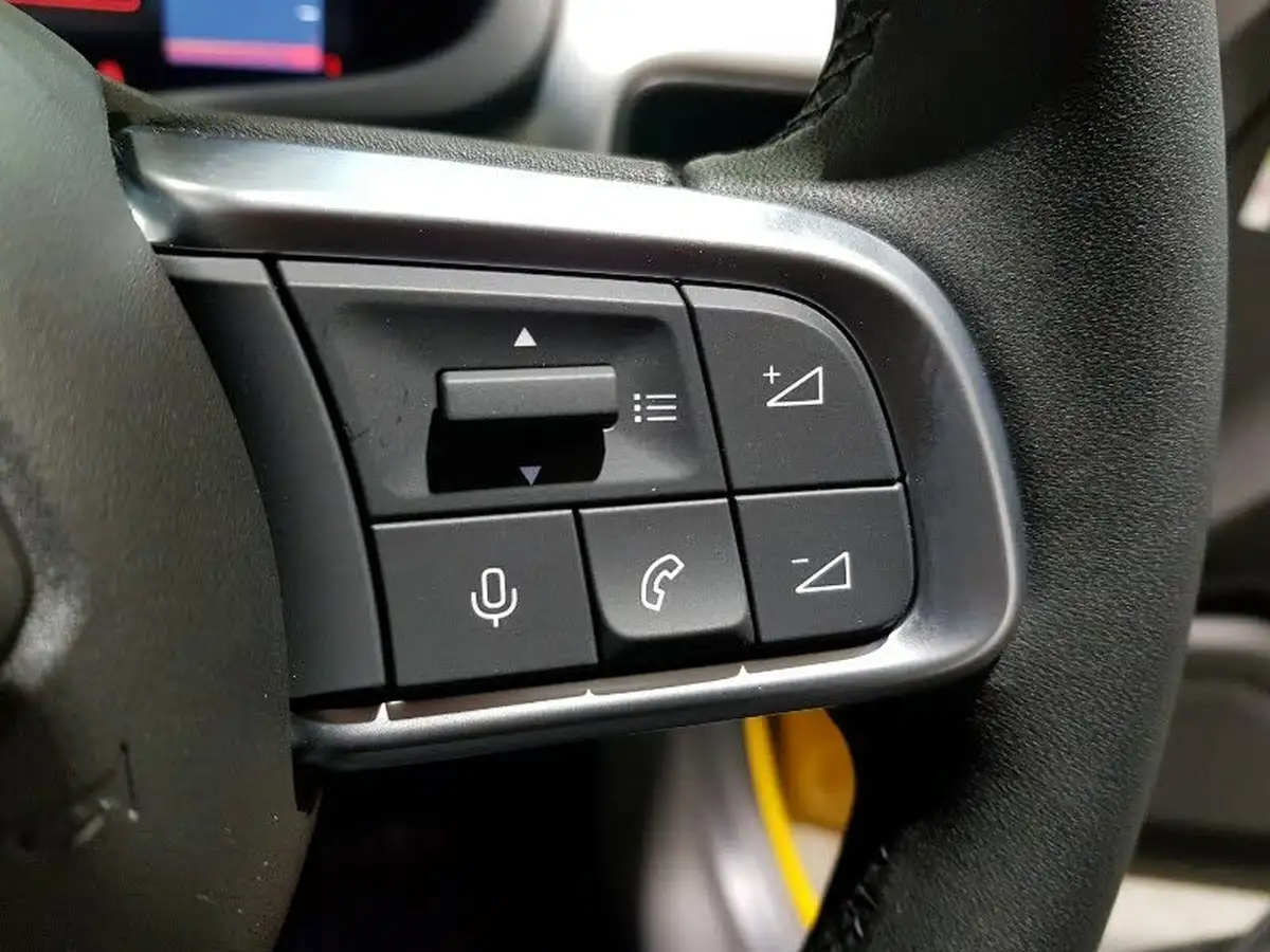 2025-jeep-avenger-12-gse-summit-big-14