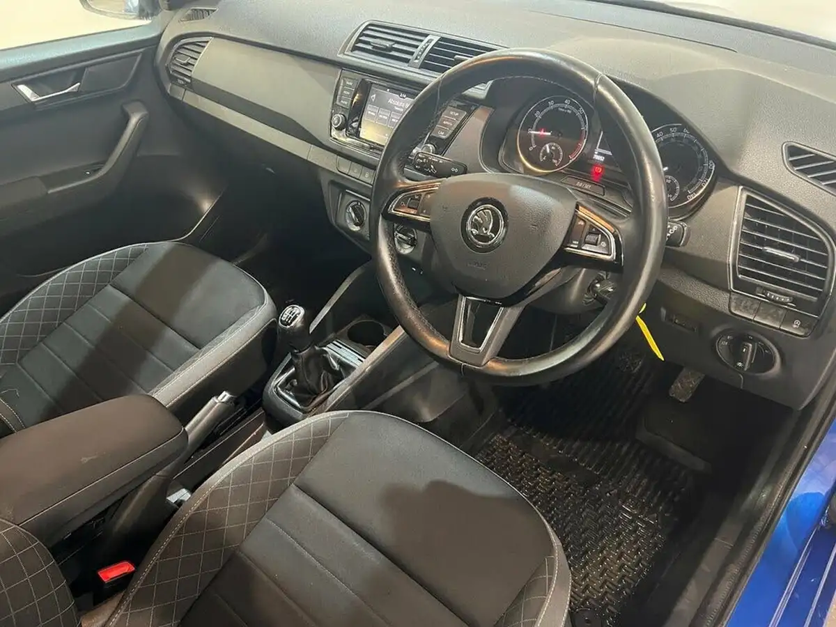 2020-skoda-fabia-10-tsi-se-109ps-estate-big-7