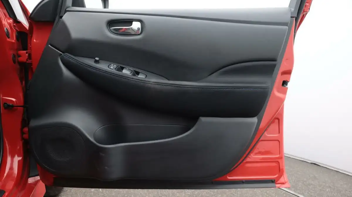 2021-nissan-leaf-e-acenta-big-15