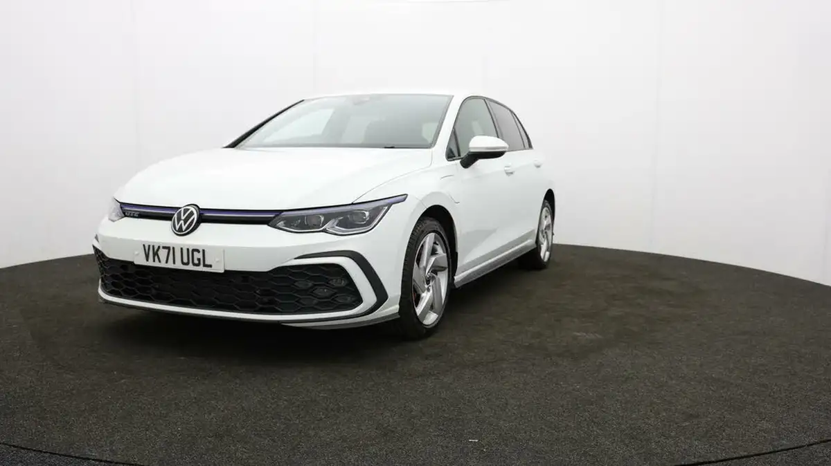 2021-volkswagen-golf-14-tsi-gte-big-49