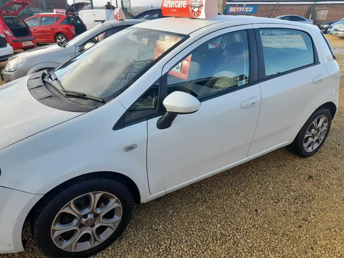 2011-fiat-punto-evo-14-gp-8v-5d-big-14