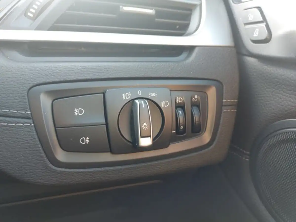 2020-bmw-x1-20td-sdrive18d-xline-sport-auto-big-12