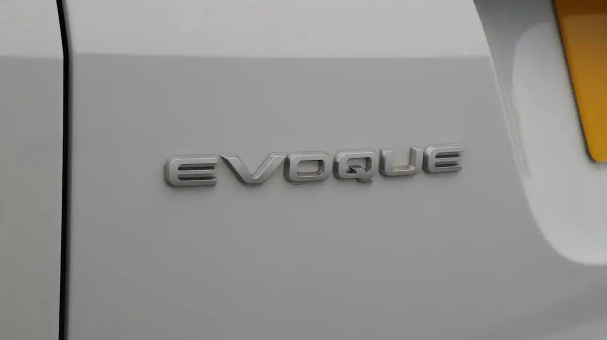 2021-land-rover-range-rover-evoque-20-d165-big-20