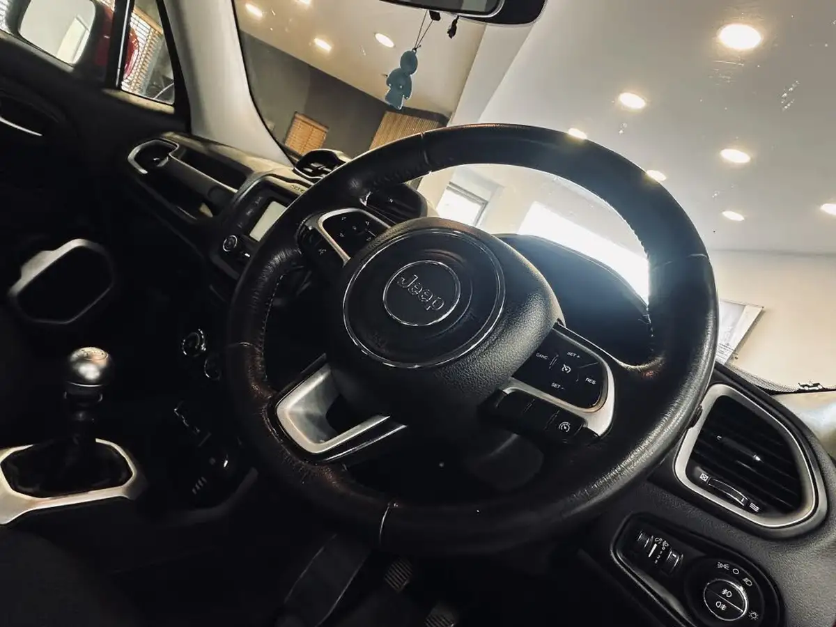2015-jeep-renegade-20multijet-ii-longitude-big-10