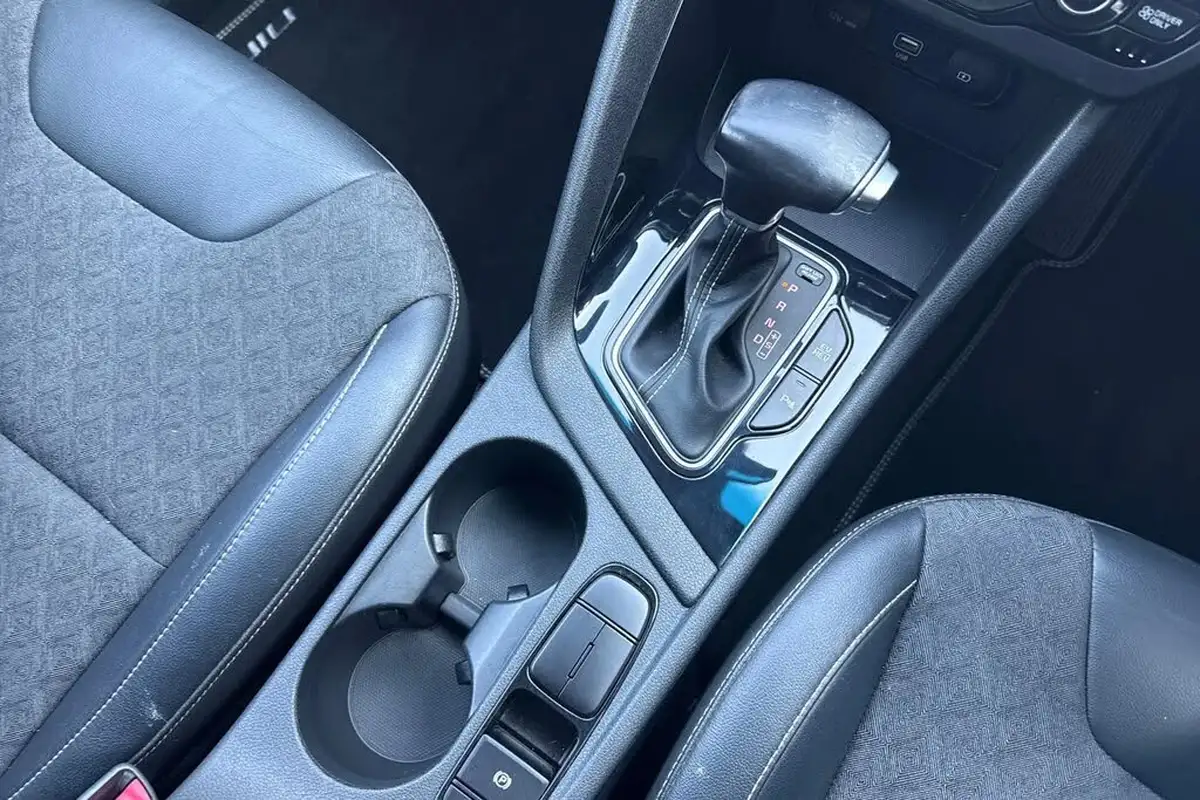 2020-kia-niro-16-gdi-phev-2-big-21