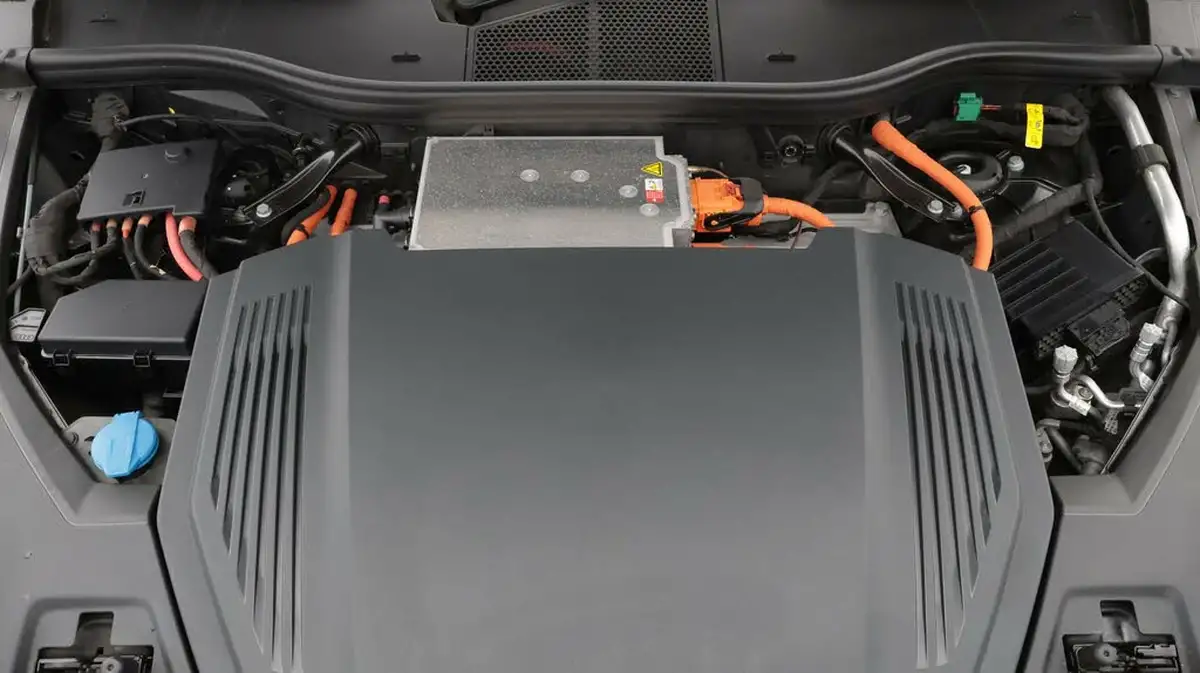 2021-audi-e-tron-55e-technik-station-wagon-big-19