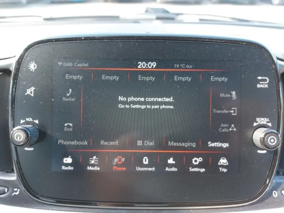 2020-fiat-500-10-lounge-big-15