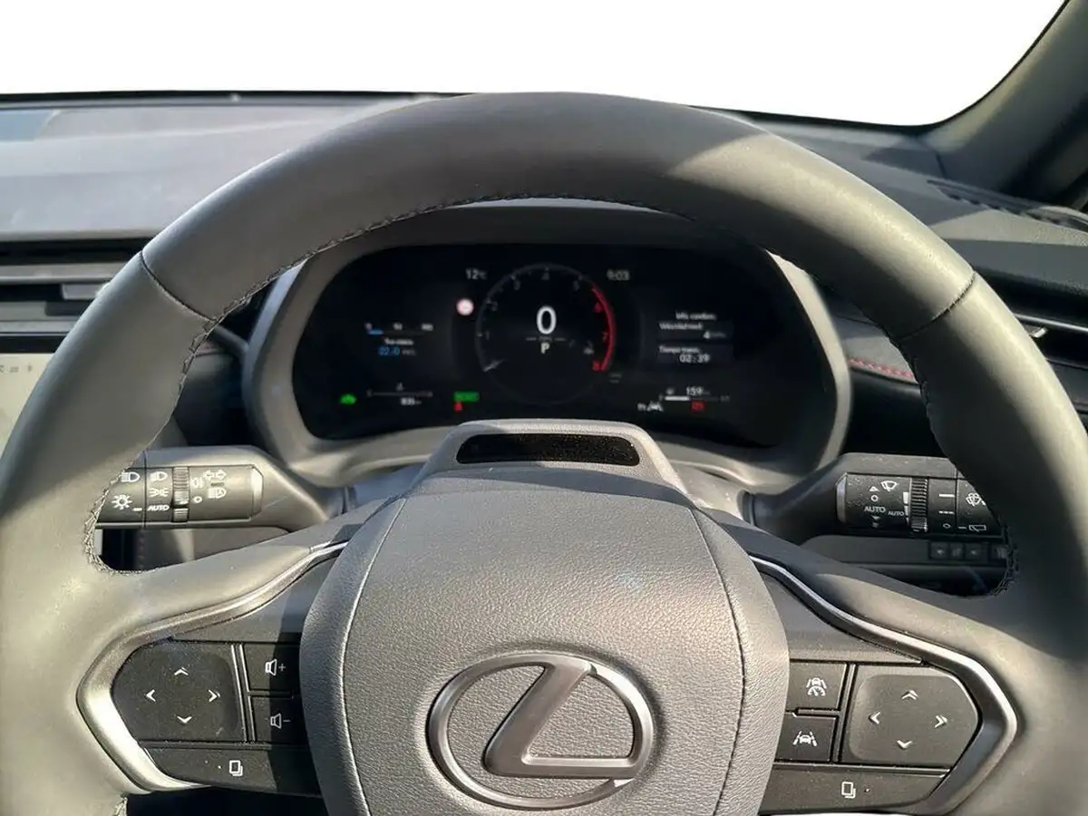 2024-lexus-lbx-15-premium-plus-big-12