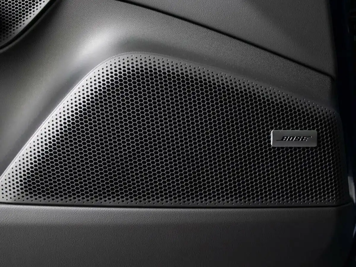 2025-porsche-macan-e-electric-big-54