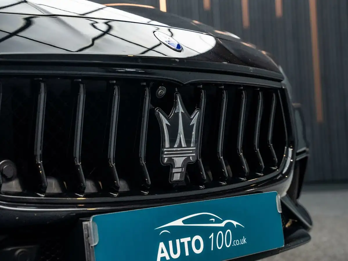 2021-maserati-ghibli-20-gransport-big-29