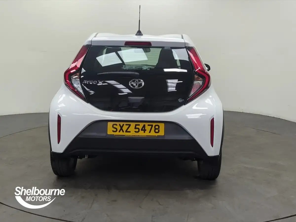 2023-toyota-aygo-x-10-vvt-i-pure-cvt-big-12