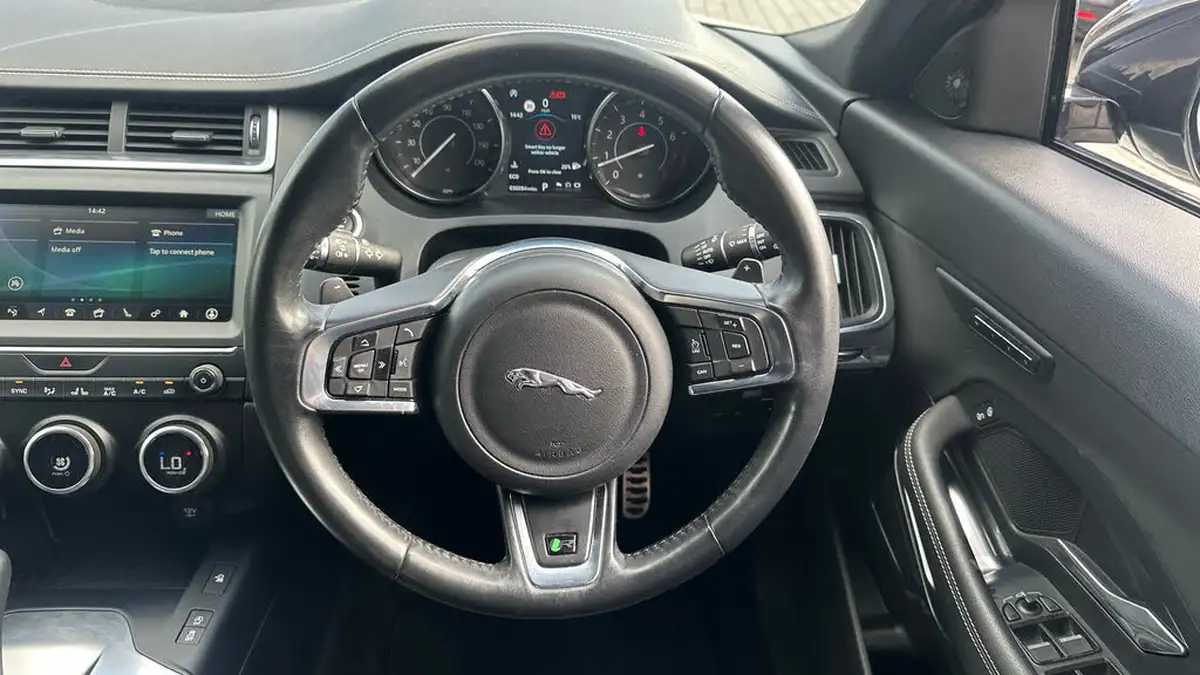 2018-jaguar-e-pace-20-i4-r-dynamic-se-249ps-big-14