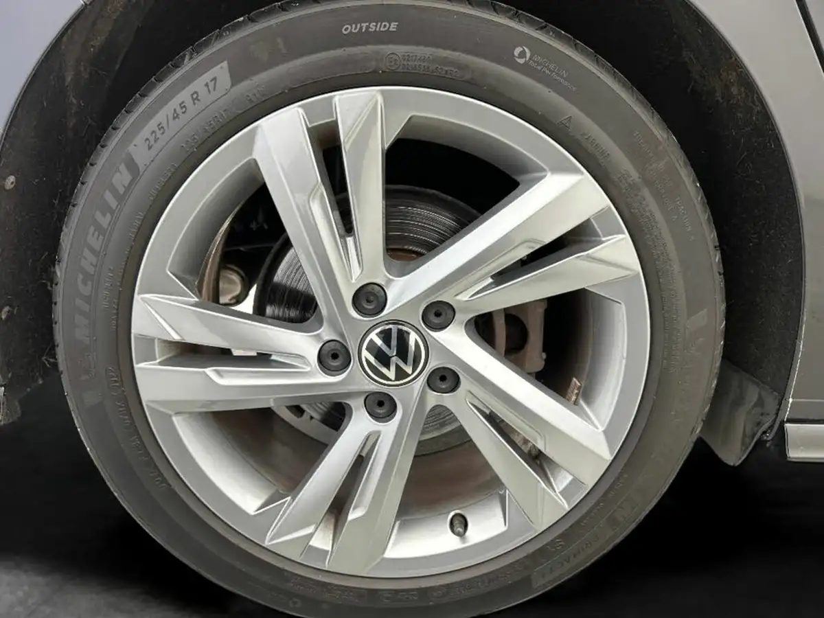 2022-volkswagen-golf-15-etsi-r-line-150ps-hatchback-big-9