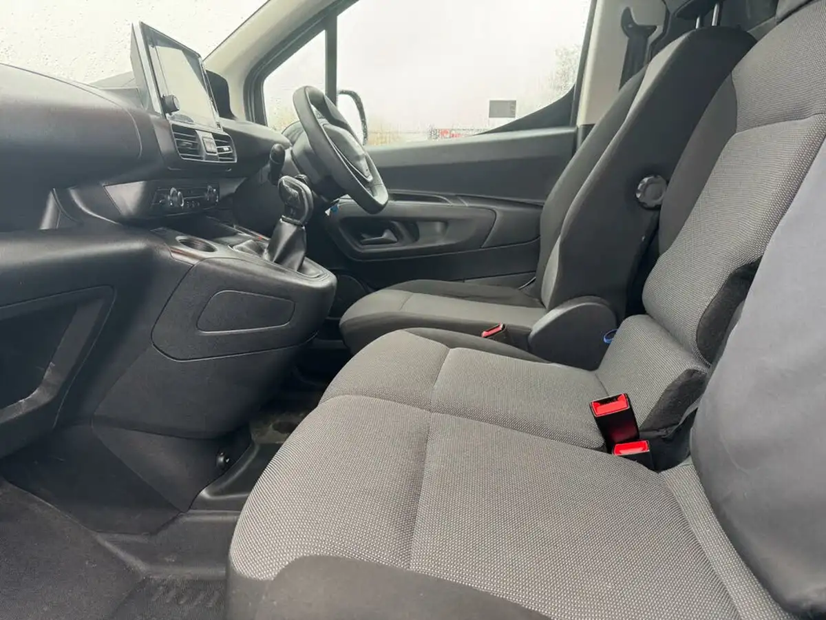 2020-peugeot-partner-15-bluehdi-1000-professional-100ps-eu6dt-panel-big-17