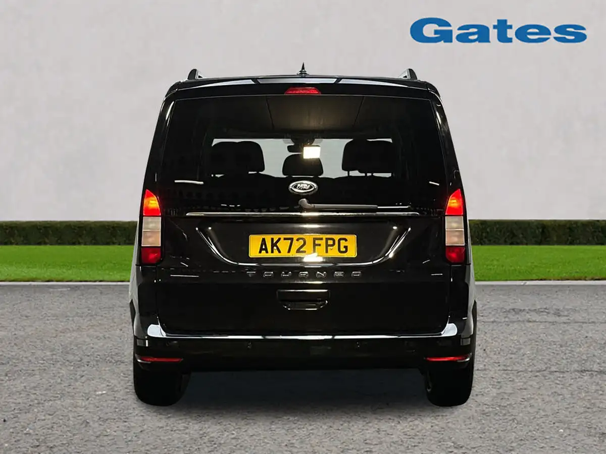 2022-ford-tourneo-connect-20-titanium-123ps-auto-big-6