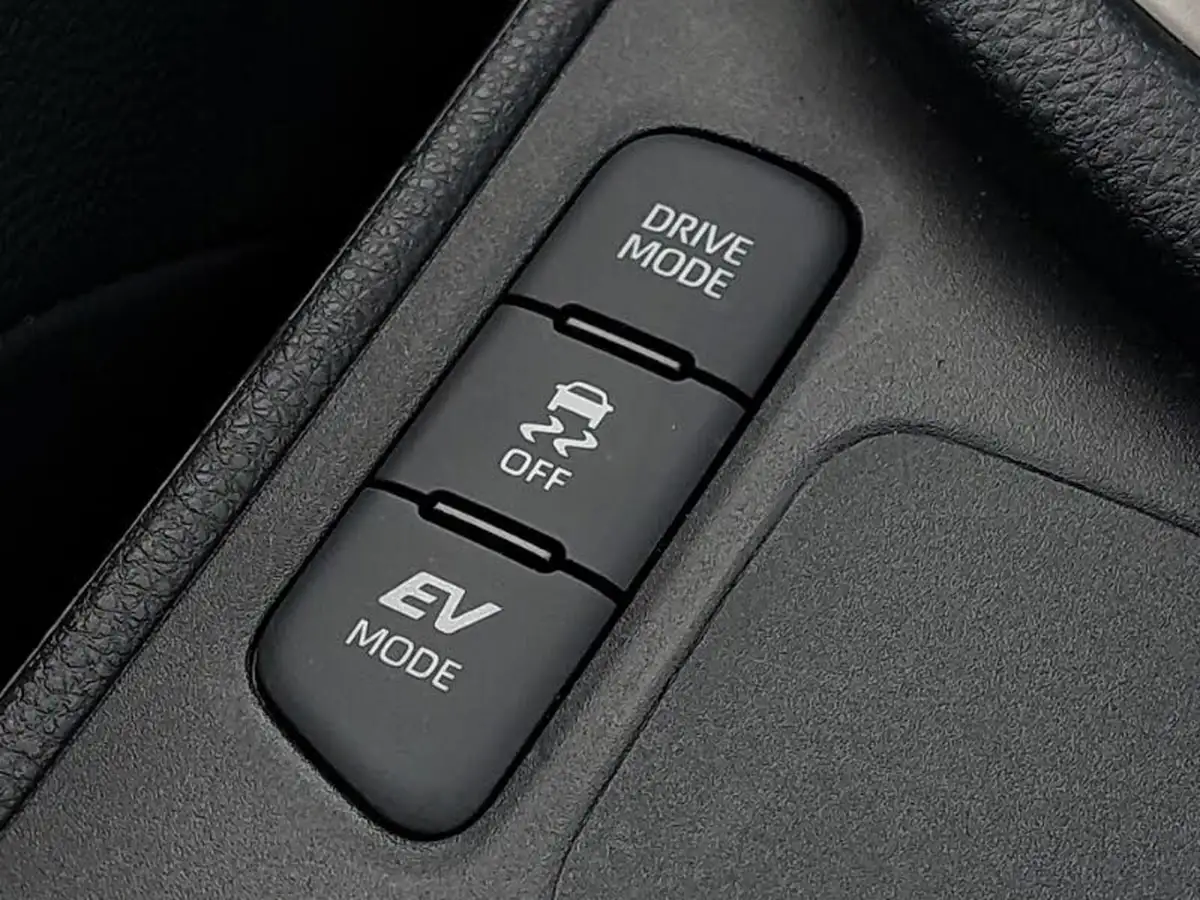 2023-mazda-mazda2-15-select-big-16