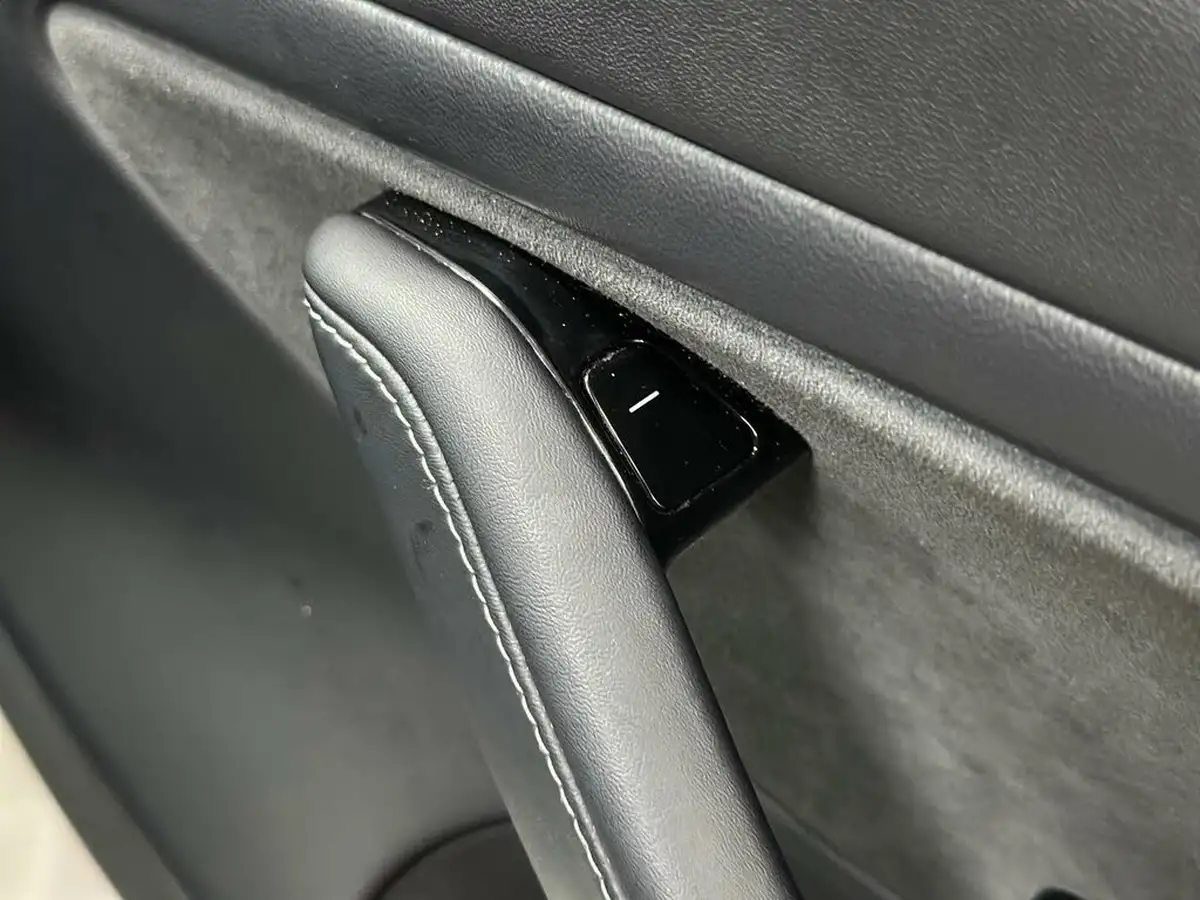 2020-tesla-model-3-e-standard-plus-big-40