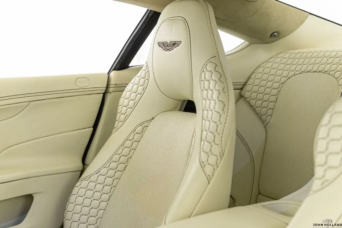 2014-aston-martin-vanquish-59-big-22
